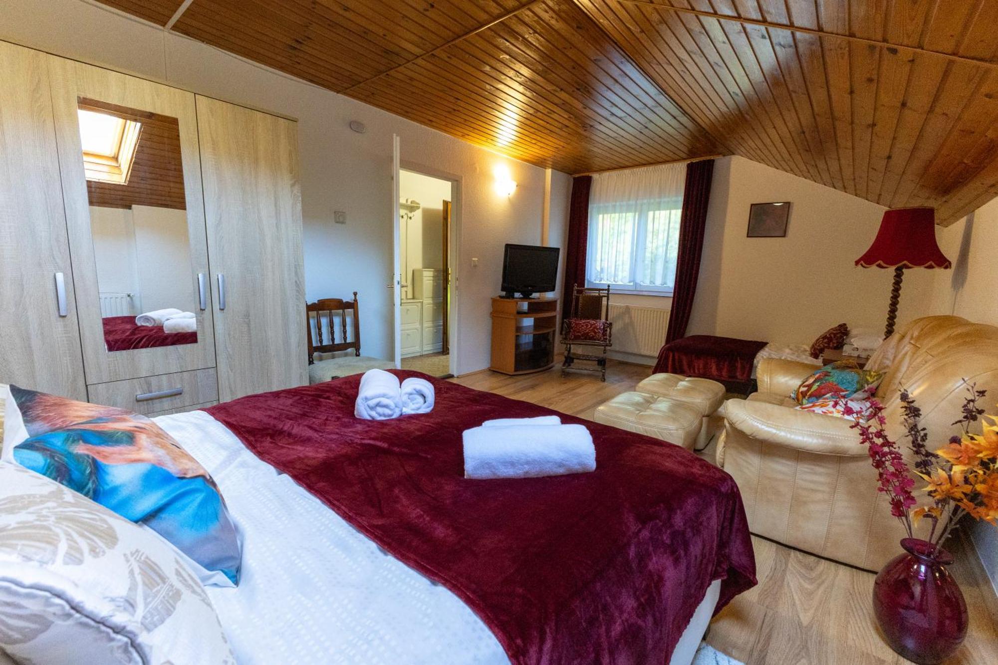 Kismokus Apartman Eger Exteriér fotografie