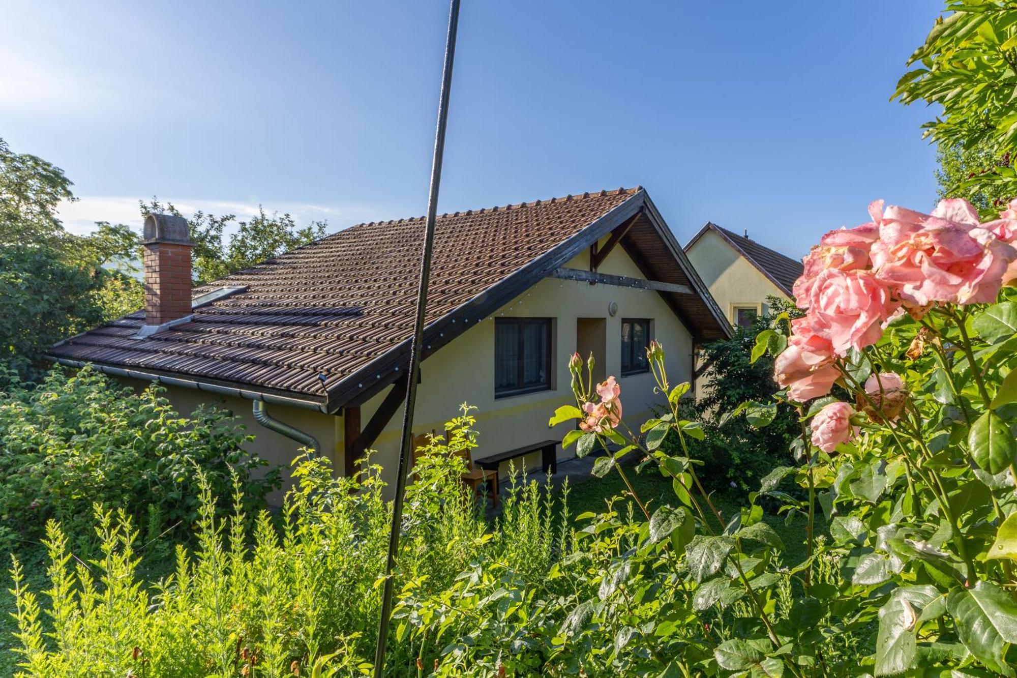 Kismokus Apartman Eger Exteriér fotografie